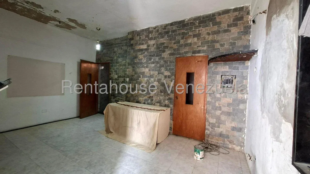 Casa con locales comerciales en venta. Casa para terminar de construir. Zona oeste de Barquisimeto - 11