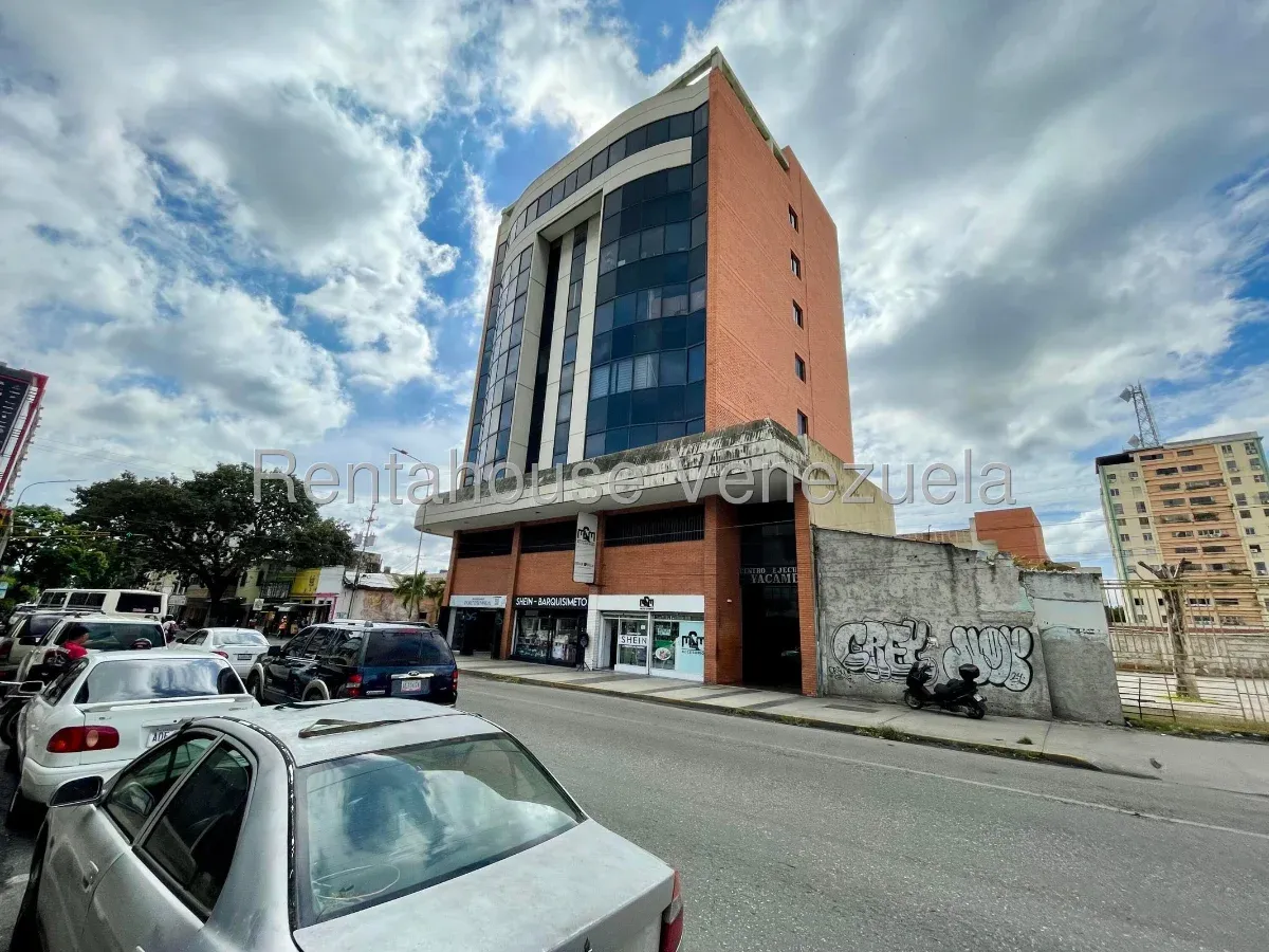 Oficina en venta. C.E Yacambu. Carrera 19