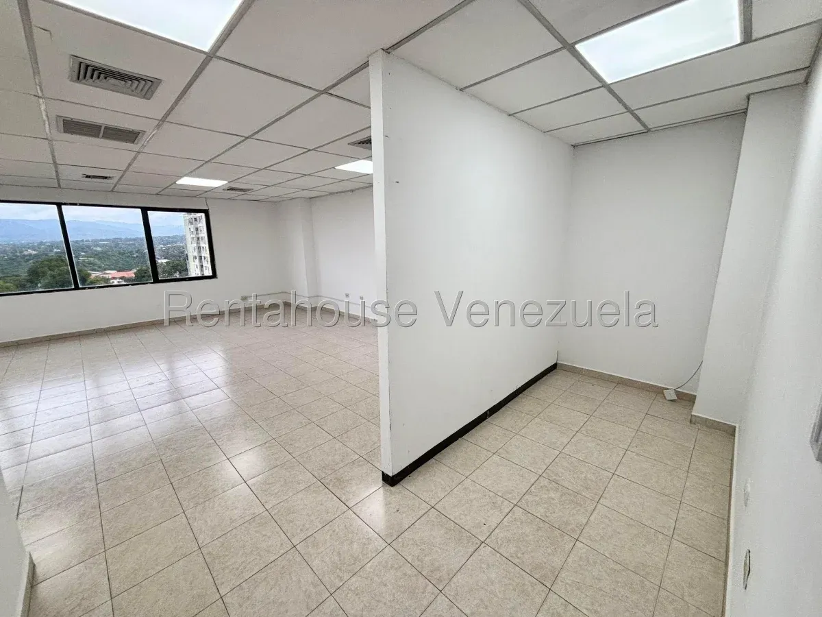 Oficina en venta. C.E Yacambu. Carrera 19 - 11