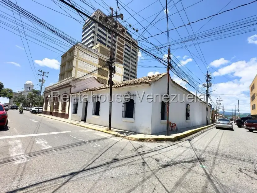 Casa Comercial en venta. Zona Centro Barquisimeto. Carrera 16