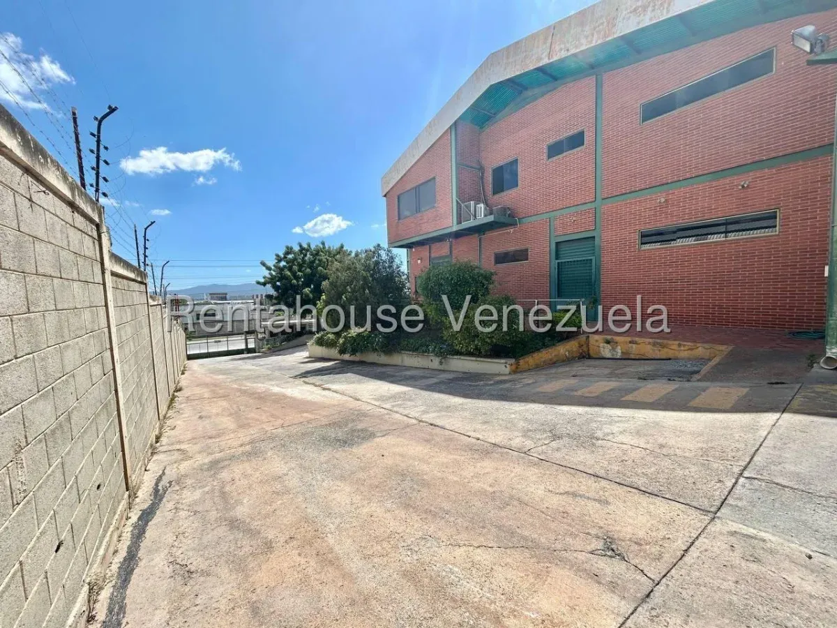 Complejo de Galpones en Venta. Zona Industrial II. Barquisimeto  - 5