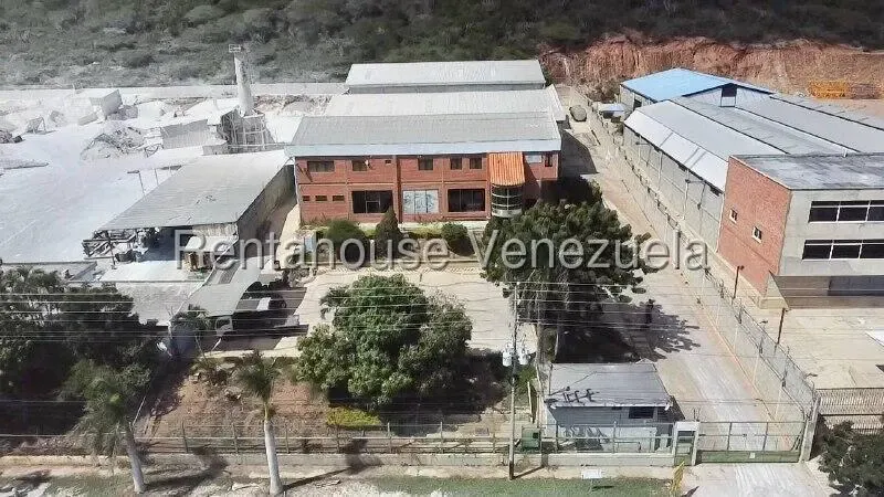 Complejo de Galpones en Venta. Zona Industrial II. Barquisimeto  - 6