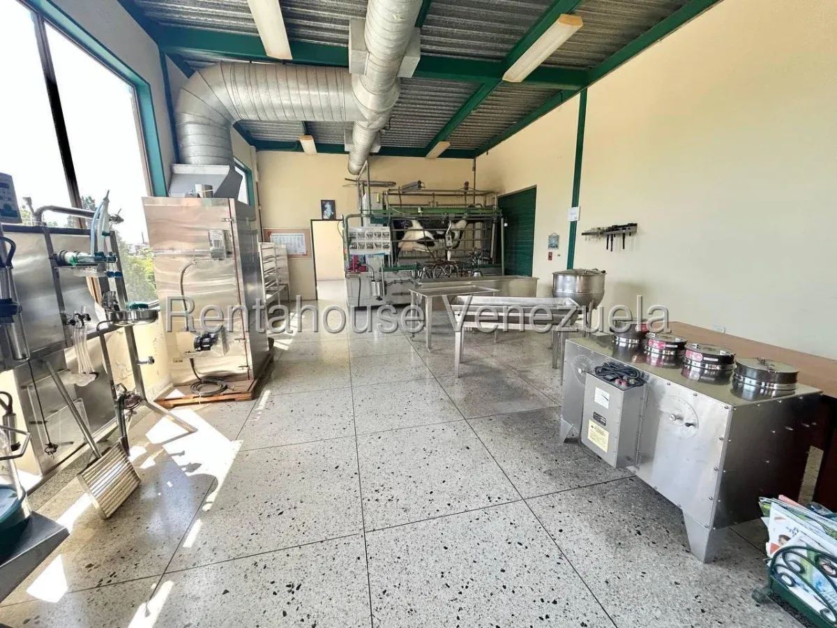 Complejo de Galpones en Venta. Zona Industrial II. Barquisimeto  - 10