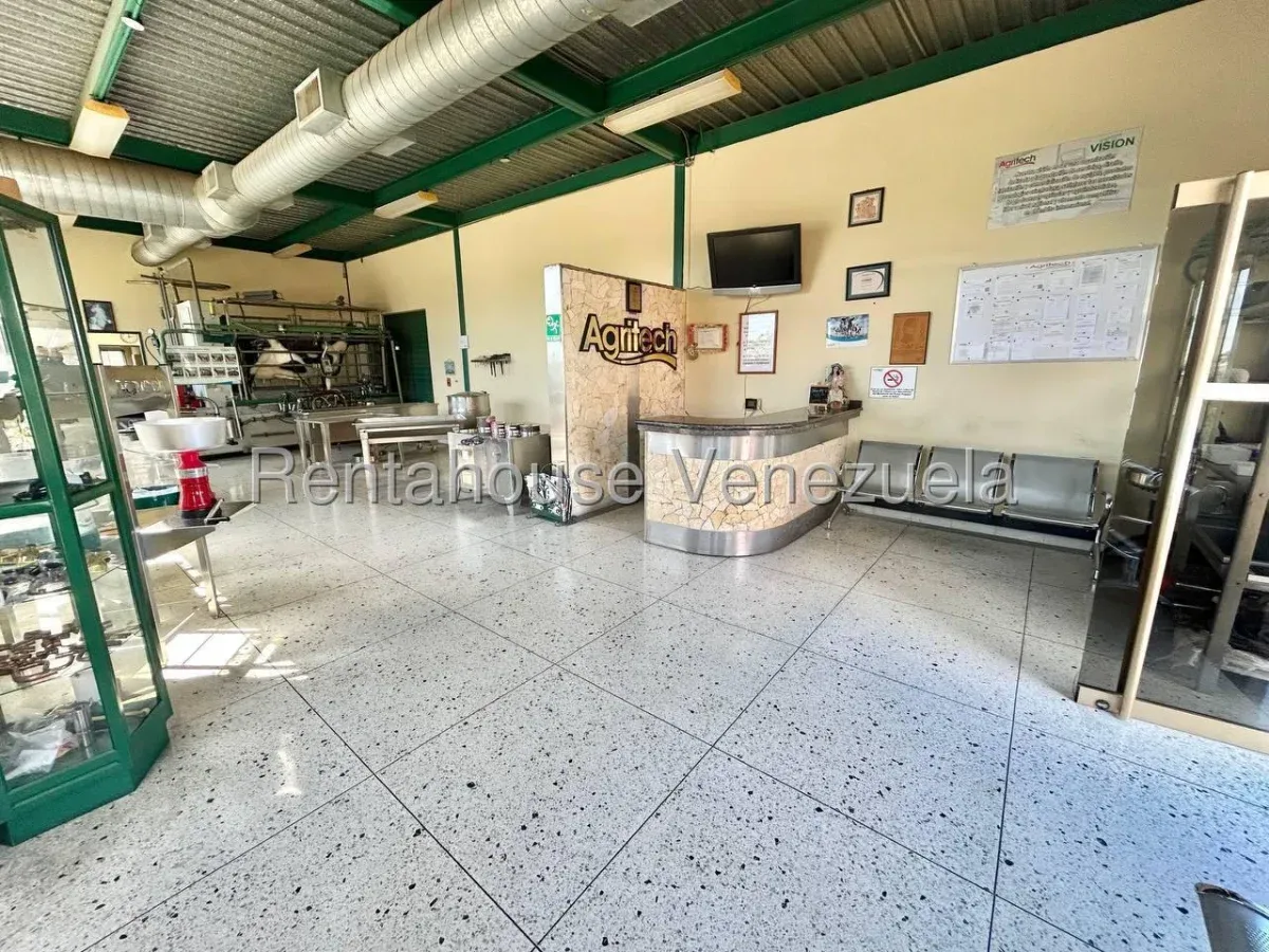 Complejo de Galpones en Venta. Zona Industrial II. Barquisimeto  - 11
