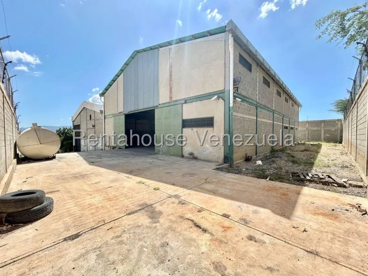 Complejo de Galpones en Venta. Zona Industrial II. Barquisimeto  - 13