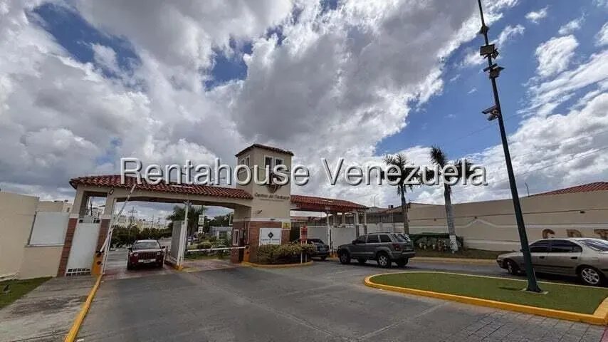 Townhouse en Venta. Camino de Tarabana. Cabudare