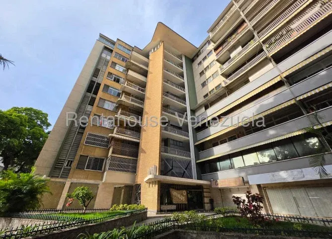 En venta ampli apartamento en frente a la Plaza Francia de Altamira - 4
