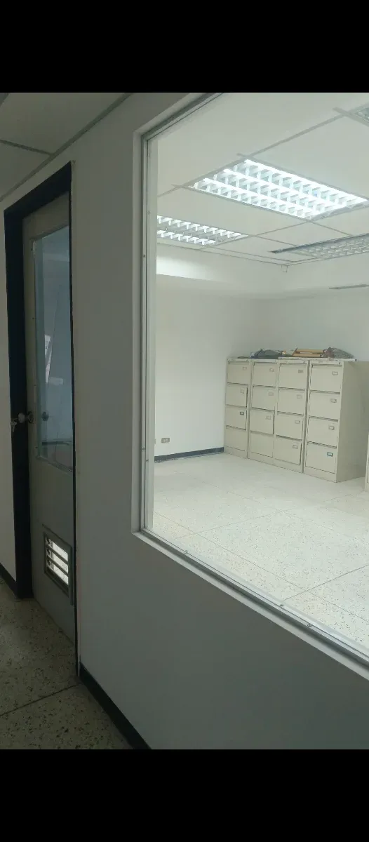 SE ALQUILA OFICINA DE 314 M2 EN LA TRINIDAD  - 3