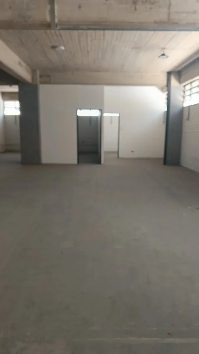 Local Alquiler Boleita Sur de 550 Metros - 5