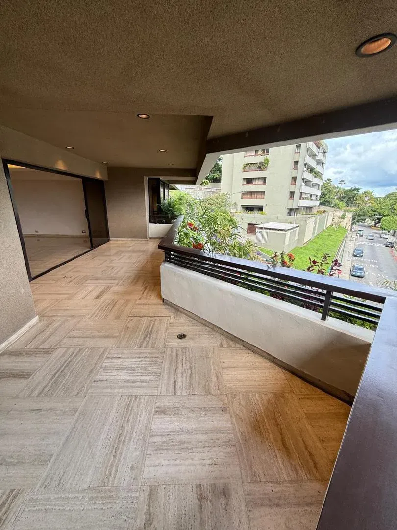 Espectacular Apartamento Completamente Nuevo  - 2