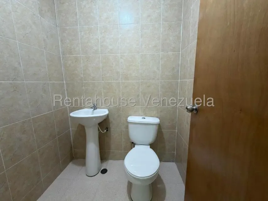 oficina moderna en venta torre arabica urb la arboleda maracay  - 11