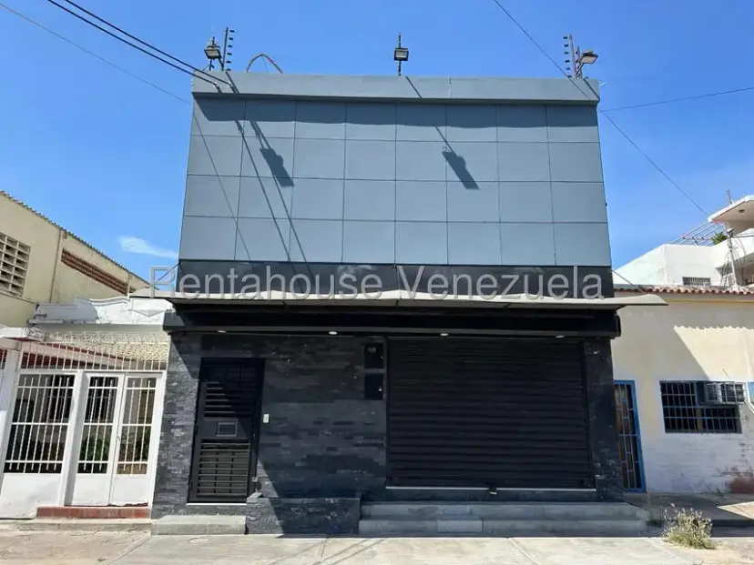 edificio comercial en venta con local y oficinas totalmente remodelado san ignacio maracay 26-18991