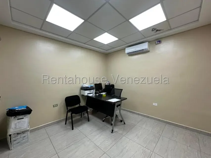 edificio comercial en venta con local y oficinas totalmente remodelado san ignacio maracay 26-18991 - 4