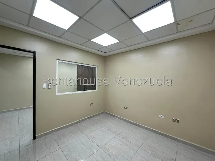 edificio comercial en venta con local y oficinas totalmente remodelado san ignacio maracay 26-18991 - 5