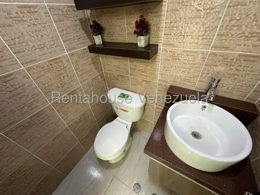 edificio comercial en venta con local y oficinas totalmente remodelado san ignacio maracay 26-18991 - 8