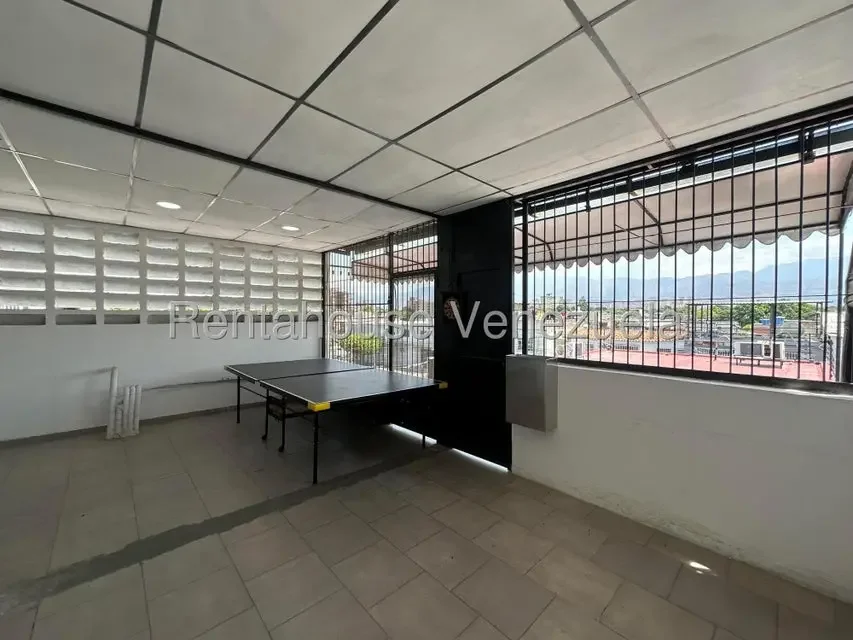 edificio comercial en venta con local y oficinas totalmente remodelado san ignacio maracay 26-18991 - 11