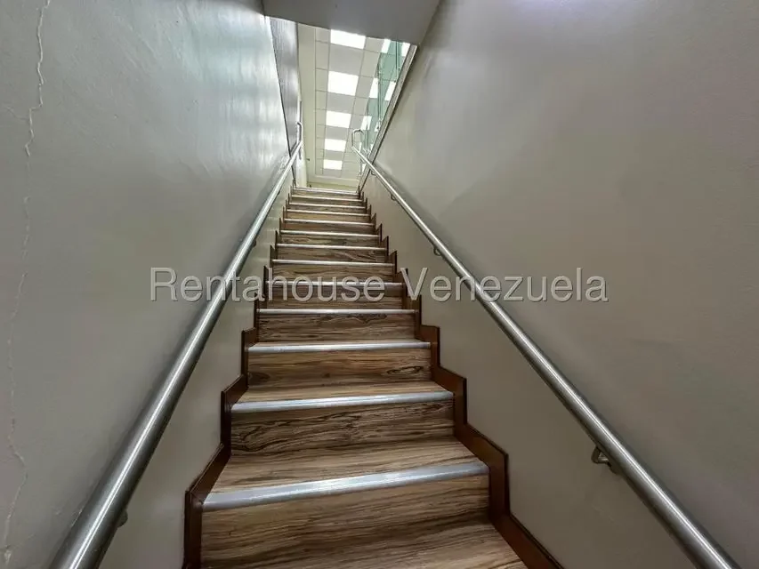 edificio comercial en venta con local y oficinas totalmente remodelado san ignacio maracay 26-18991 - 15