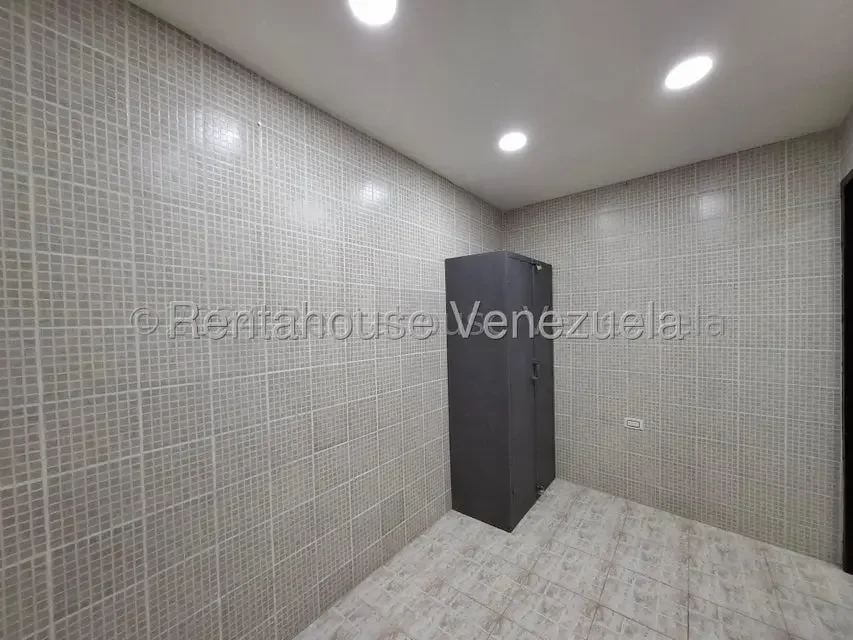 edificio comercial en venta con local y oficinas totalmente remodelado san ignacio maracay 26-18991 - 18