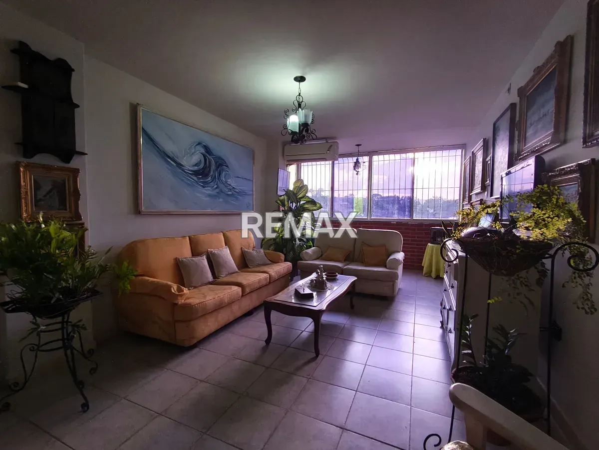 APARTAMENTO EN VENTA FINAL AV RIBEREÑA CABUDARE