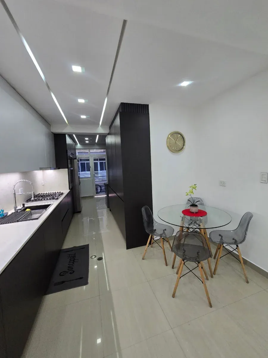 Apartamento de lujoso apartamento en la Urb. Trigal Norte. Resd. Titanium Suites  - 4