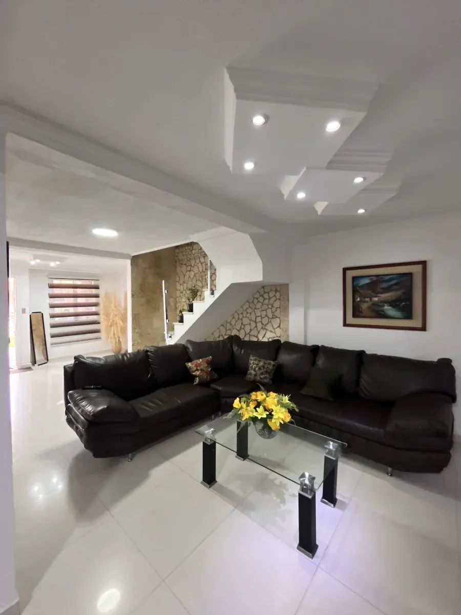 Casa en venta Urb. Los Jarales - 2