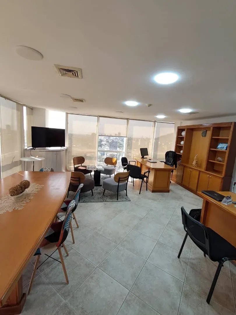 Oficina en venta Av. Bolívar Norte - 10