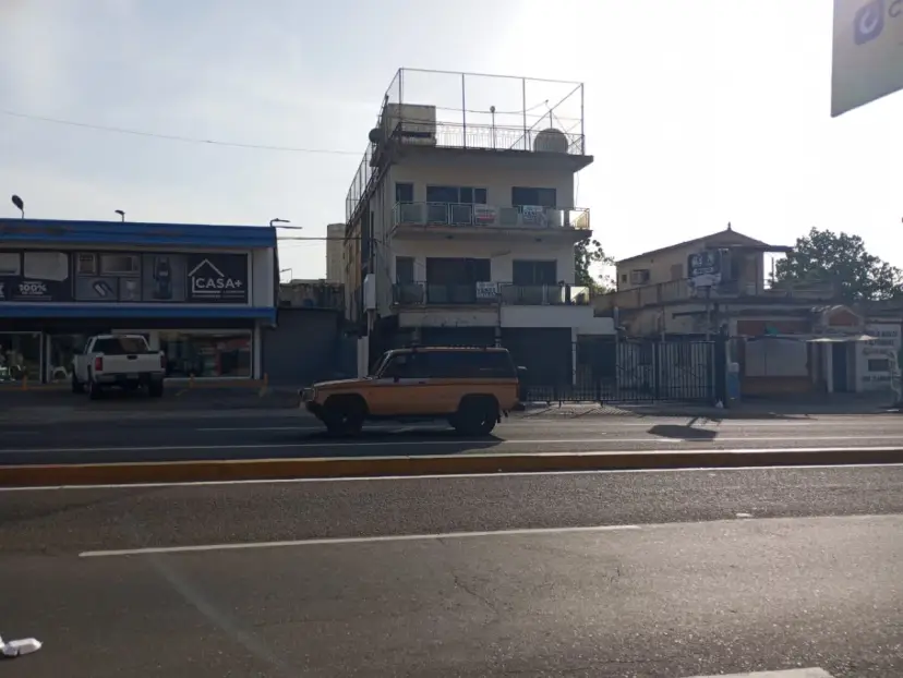 EDIFICIO CON OFICINA LOCAL APARTAMENTO AVENIDA ALTO TRAFICO LO MEJOR VISTA 24/7 MARACAIBO ZULIA VZLA