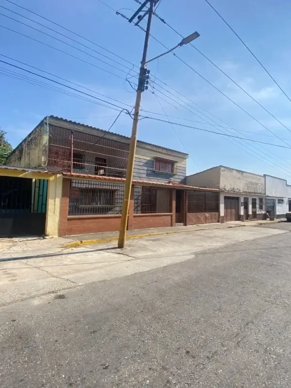 Excelente oportunidad de inversión, en Venta casa de dos plantas con muy buena ubicación.  