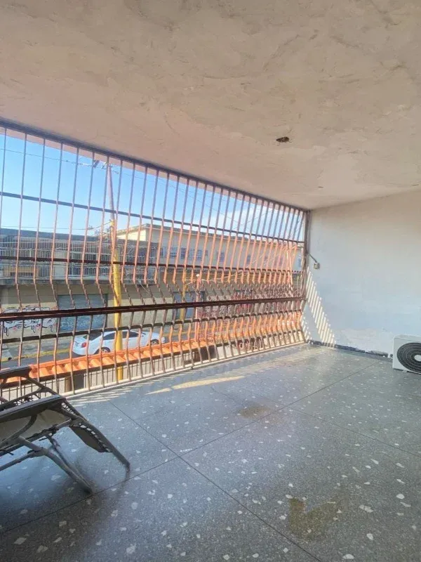 Excelente oportunidad de inversión, en Venta casa de dos plantas con muy buena ubicación.   - 2