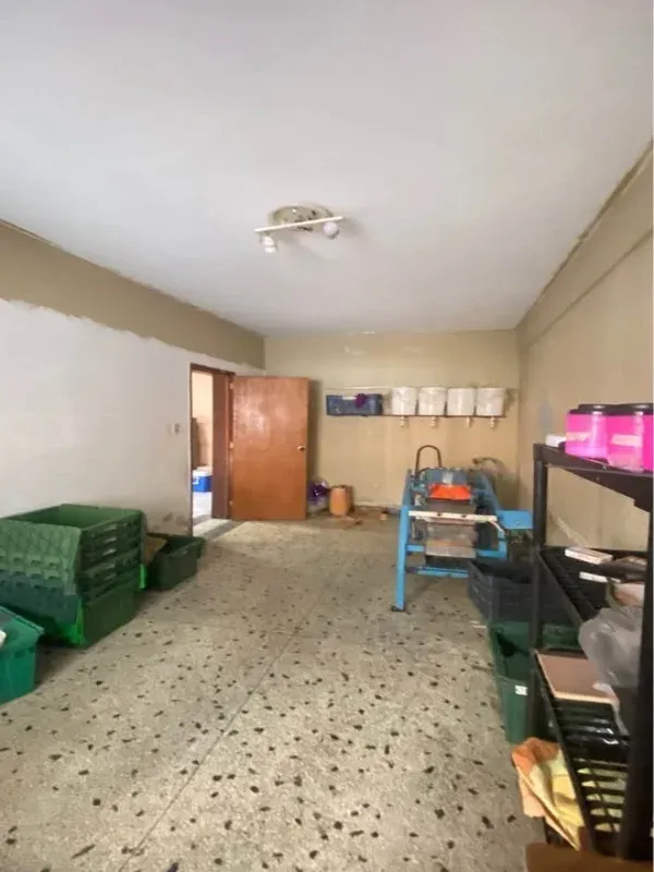 Excelente oportunidad de inversión, en Venta casa de dos plantas con muy buena ubicación.   - 11