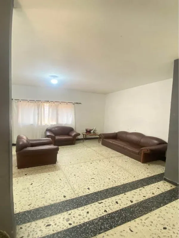 Excelente oportunidad de inversión, en Venta casa de dos plantas con muy buena ubicación.   - 13