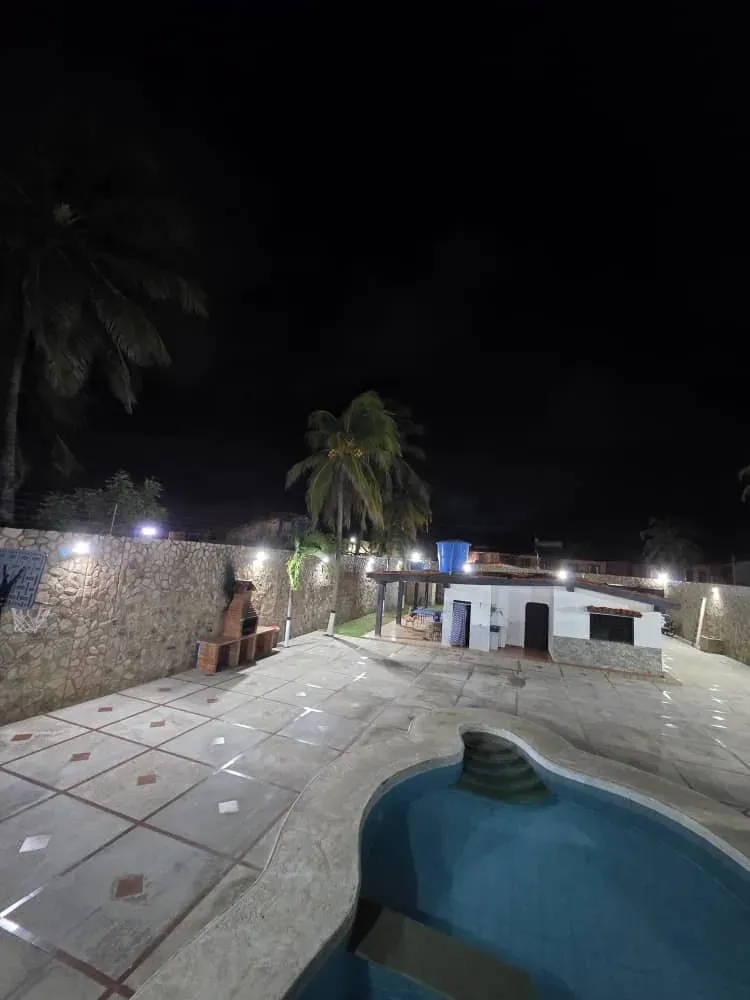 Venta de Posada en Chichirivichi, excelente oportunidad de inversión. Contáctame - 9