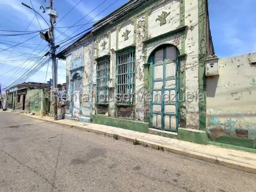 MLS 26-18973 CASA EN VENTA PARA RESTAURAR EN SANTA LUCIA 