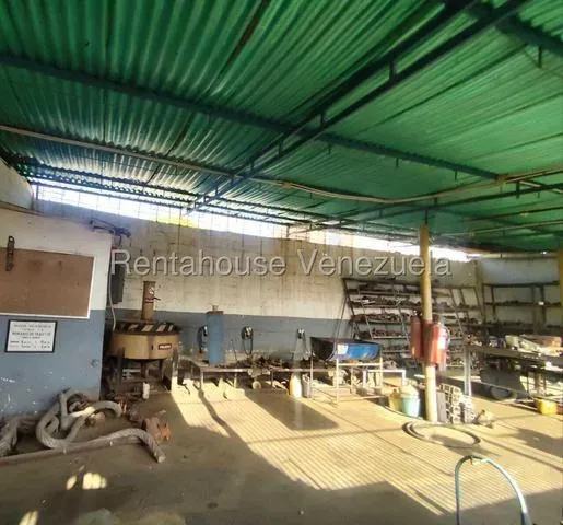 MLS 26-19879 VENTA DE CASA COMERCIAL  CON LOCAL Y UN PEQUEÑO GALPON ( CIRCUNVALCION 2 -AMPARO - 11