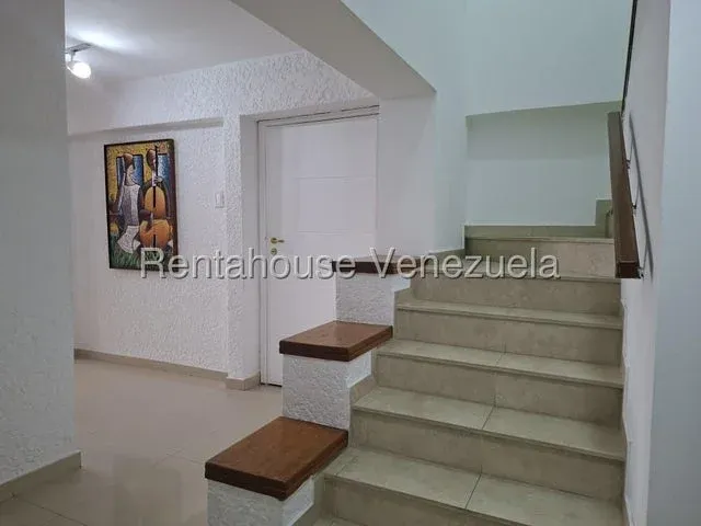 MLS 26-21452  VENTA DE APARTAMENTOS DE 2 NIVELES EN LA LAGO  - 4