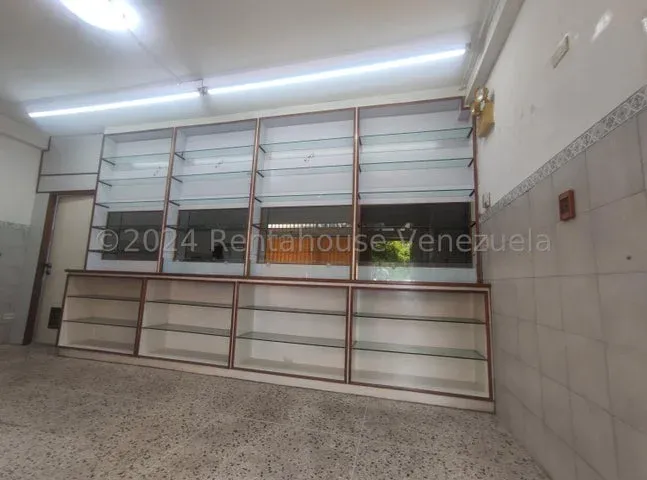 MLS -26-24527 VENTA DE LOCAL EN AV PADILLA  - 7