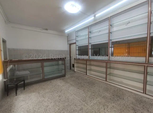 MLS -26-24527 VENTA DE LOCAL EN AV PADILLA  - 9