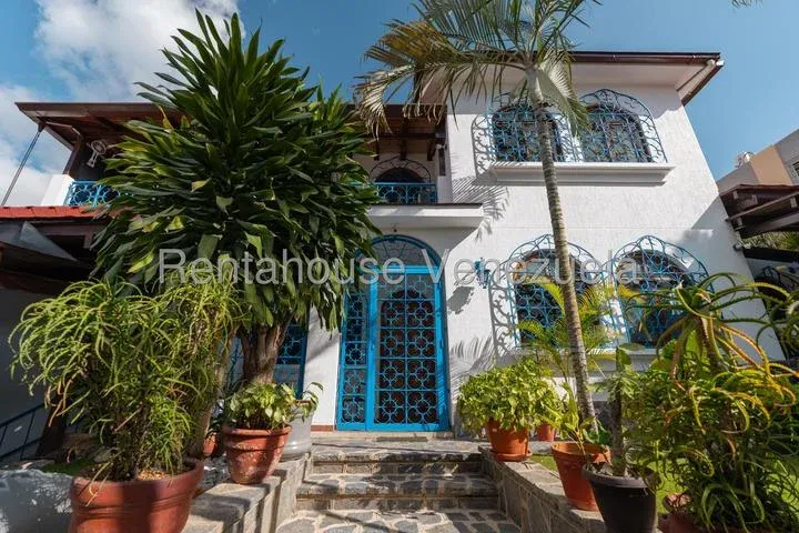 Hermosa Casa Venta San Luis MLS 27-158