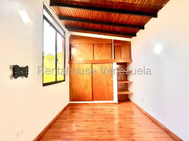 Inmenso Apartamento venta Colinas de la Tahona 