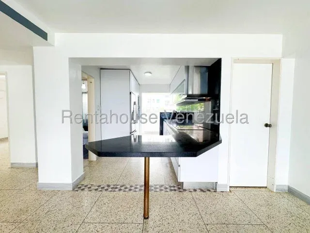 Remodelado Apartamento venta  Colinas de Bello Monte  - 5