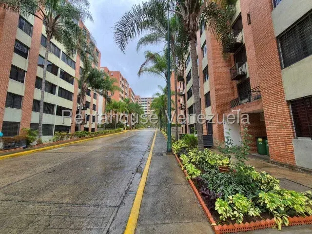 Lindo Apartamento venta Los Naranjos Humboldt - 10