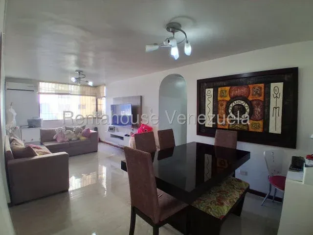 AMplio Apartamento venta Los Samanes