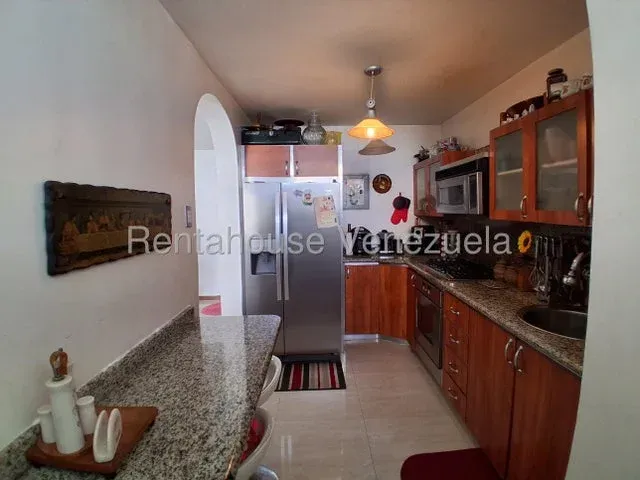 AMplio Apartamento venta Los Samanes - 5