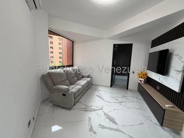 Remodelado Apartamento venta  Los Samanes  - 2