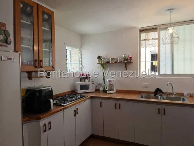 Remodelado Apartamento La Florida Av Andres Bello - 13