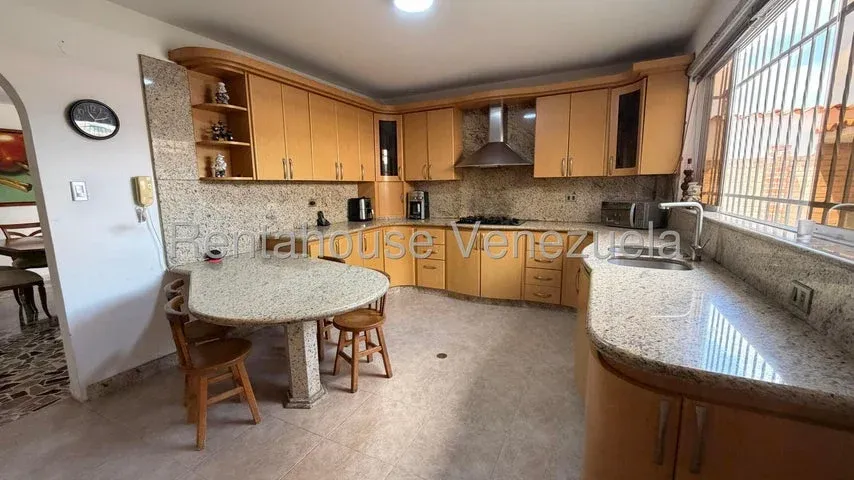 Hermosa Casa venta Macaracuay 27-1760 - 2