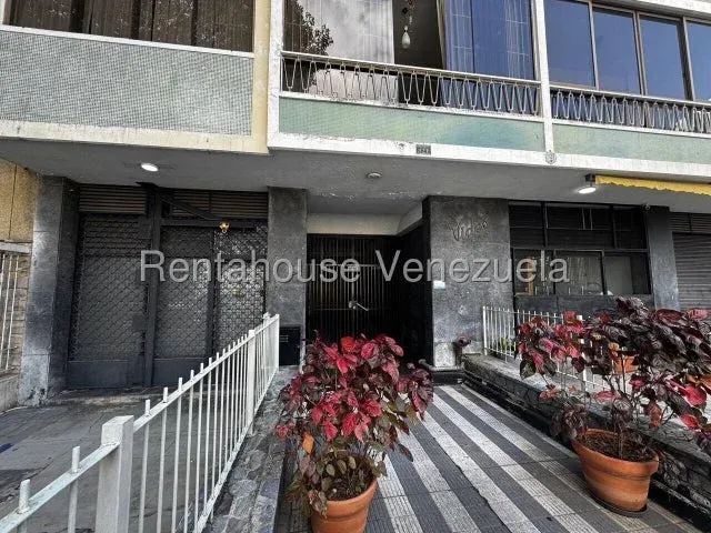 Remodelado VIP Apartamento venta Bello Campo 27-1880 - 2
