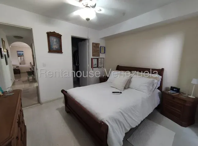 Bello Apartamento venta Prado del Este 27-1887 - 11