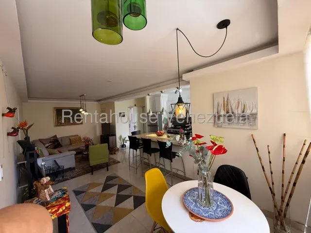 LIndo Apartamento venta Guaicay  27-2217 - 7