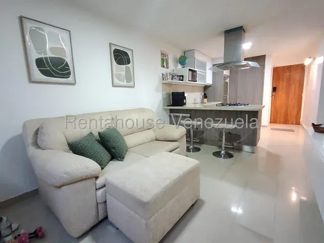 Iluminado Apartamento  venta  Los Naranjos Humboldt   27-2227 - 2